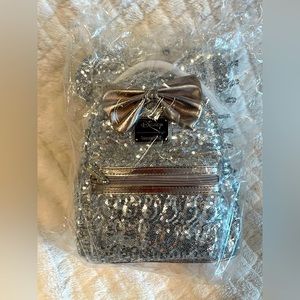 NEW NWT NIB Loungefly Disney Minnie Mouse Silver Sequin Backpack